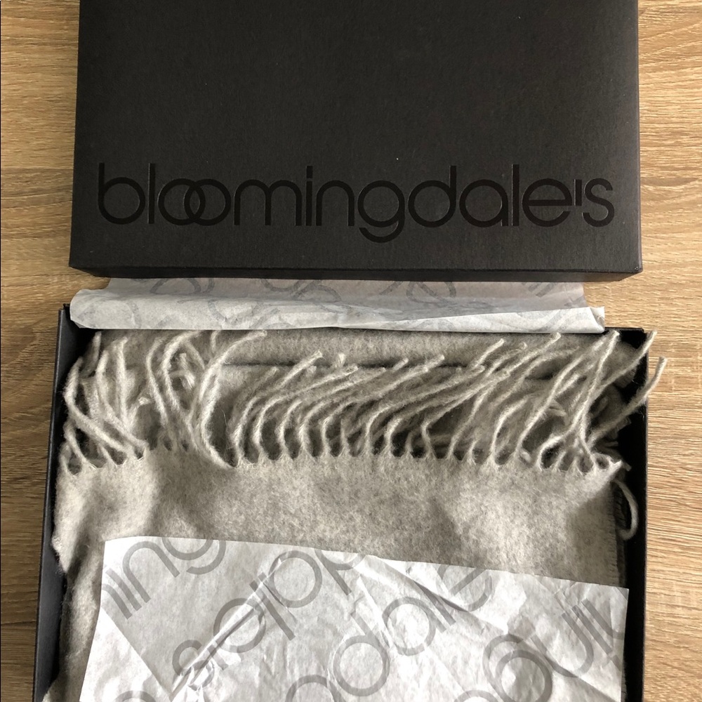 Bloomingdales Cashmere Scarf
